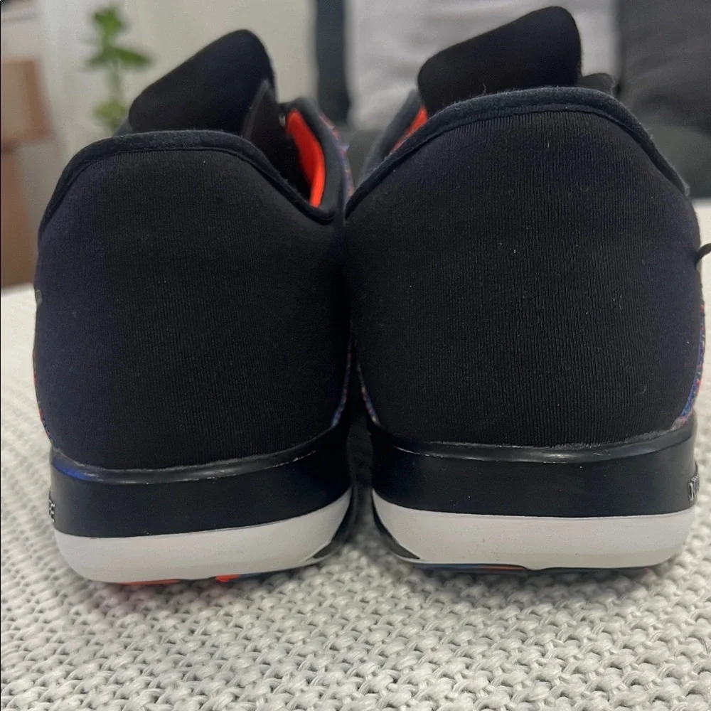 Nike Free TR 6 Black and Red Sneakers